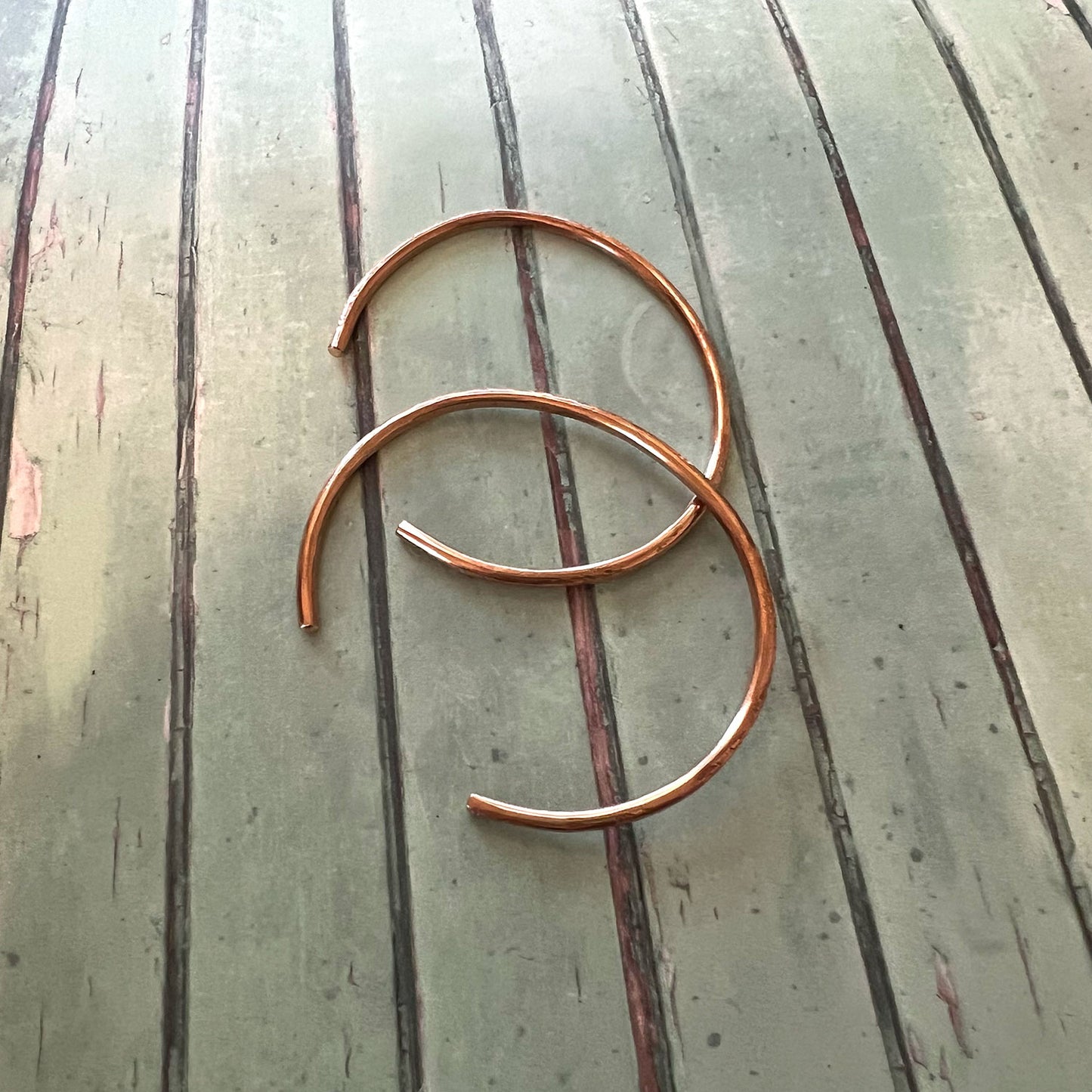 HAMMERED BRONZE BRACELET - CIRCLE OF LOVE TALISMAN
