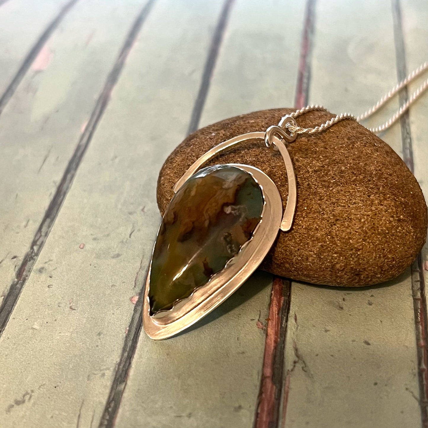 STERLING SILVER NORTH RIDGE PLUME AGATE NECKLACE - PROTECTIVE EMBRACE TALISMAN
