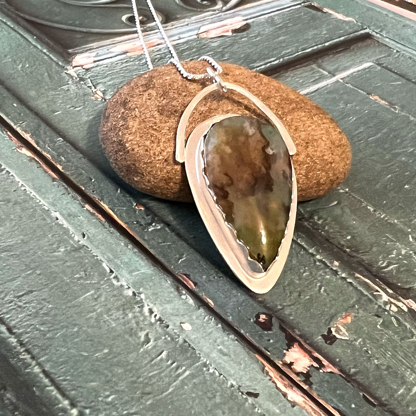 STERLING SILVER NORTH RIDGE PLUME AGATE NECKLACE - PROTECTIVE EMBRACE TALISMAN