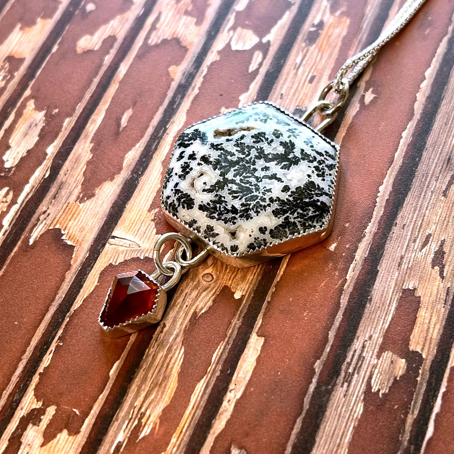 STERLING SILVER DENDRITIC AGATE GARNET NECKLACE - PROTECTIVE EMBRACE TALISMAN