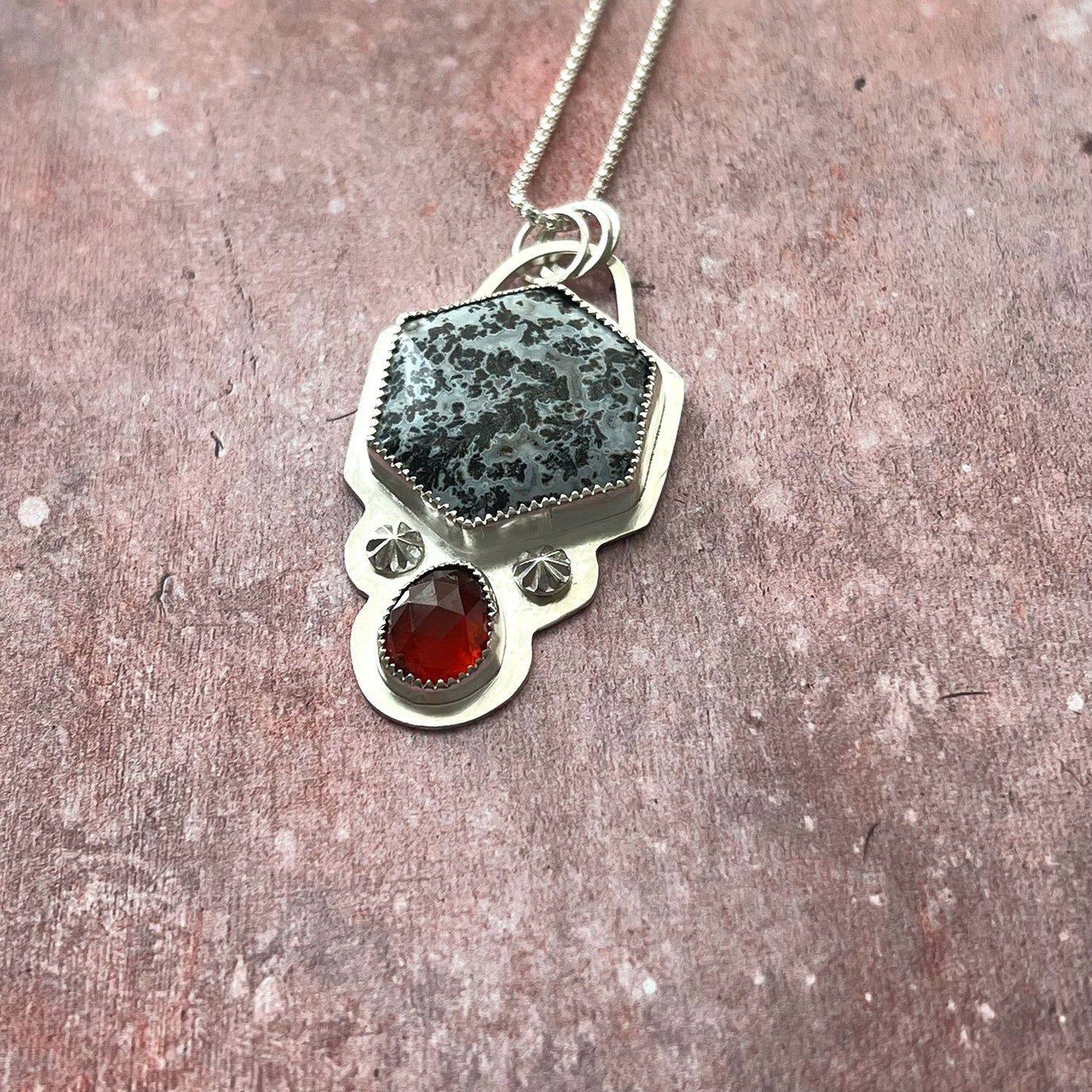 STERLING SILVER DENDRITIC AGATE GARNET NECKLACE - PROTECTIVE EMBRACE TALISMAN