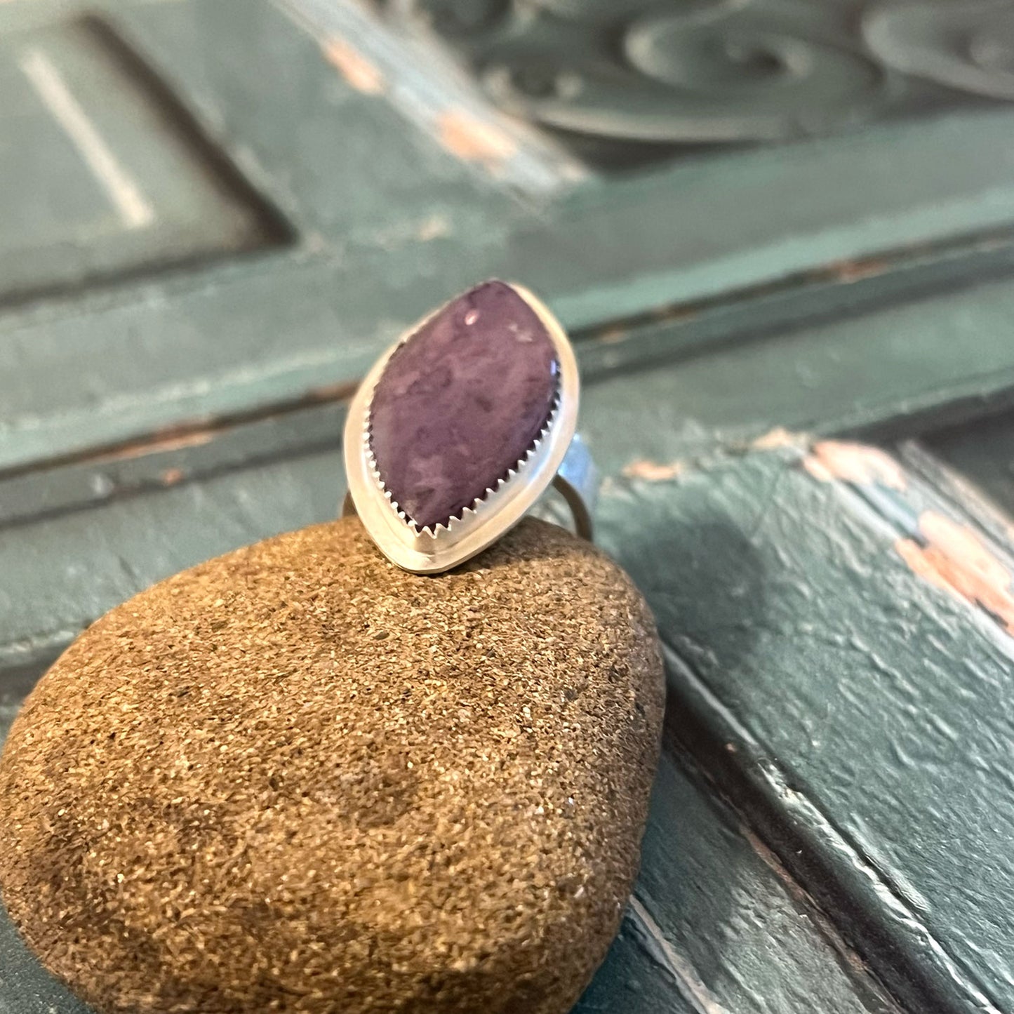 STERLING SILVER AZTEC LACE AGATE RING - PROTECTIVE EMBRACE TALISMAN