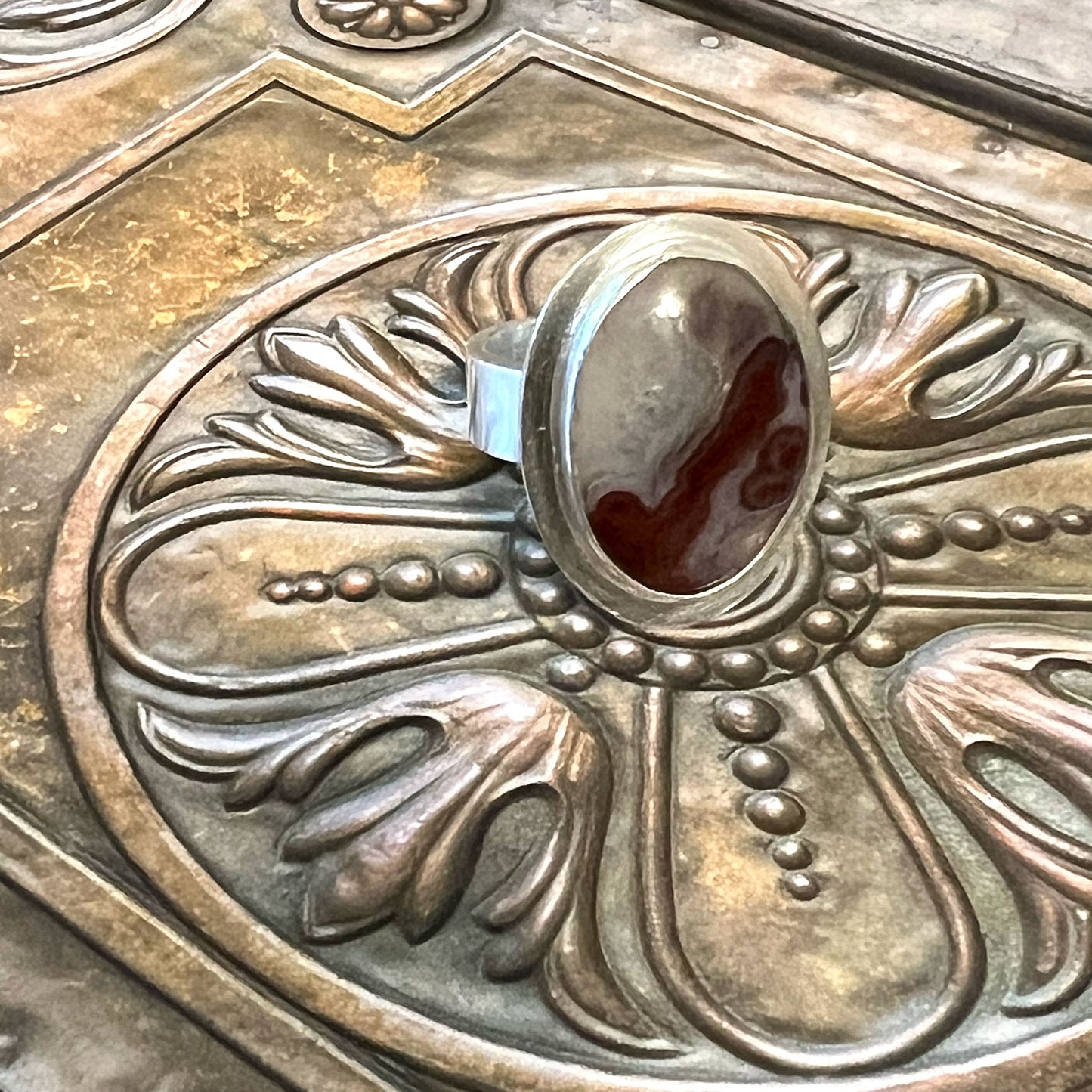 STERLING SILVER RED PLUME AGATE RING - PROTECTIVE EMBRACE TALISMAN