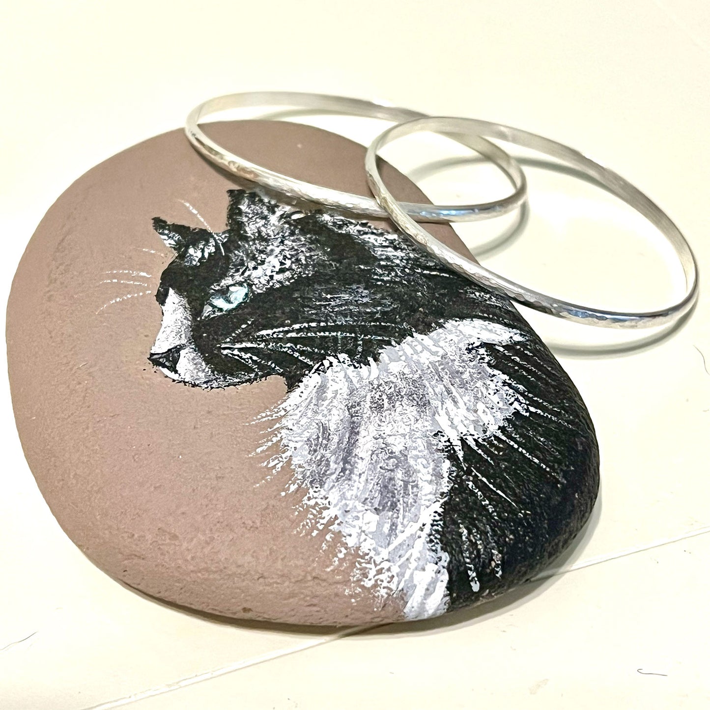 STERLING SILVER HAMMERED BANGLE - MIRROR OF THE SOUL TALISMAN