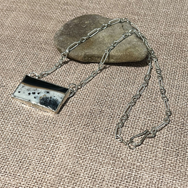 STERLING SILVER PARALLEL AGATE NECKLACE - PROTECTIVE EMBRACE TALISMAN