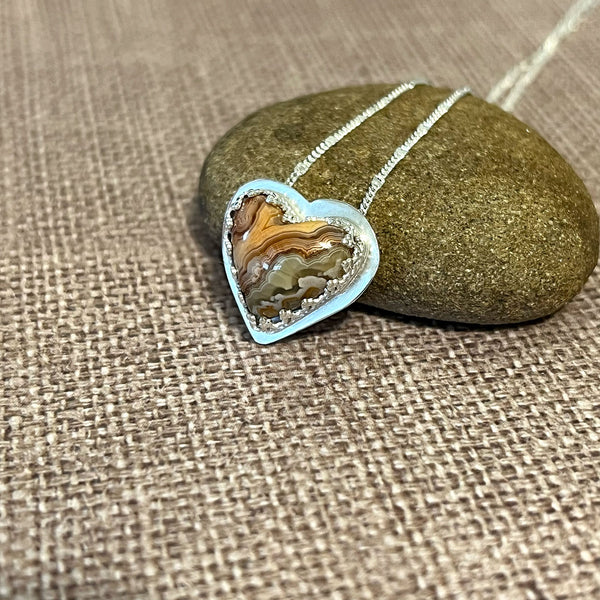 STERLING SILVER RINCON LACE AGATE HEART NECKLACE - PROTECTIVE EMBRACE TALISMAN