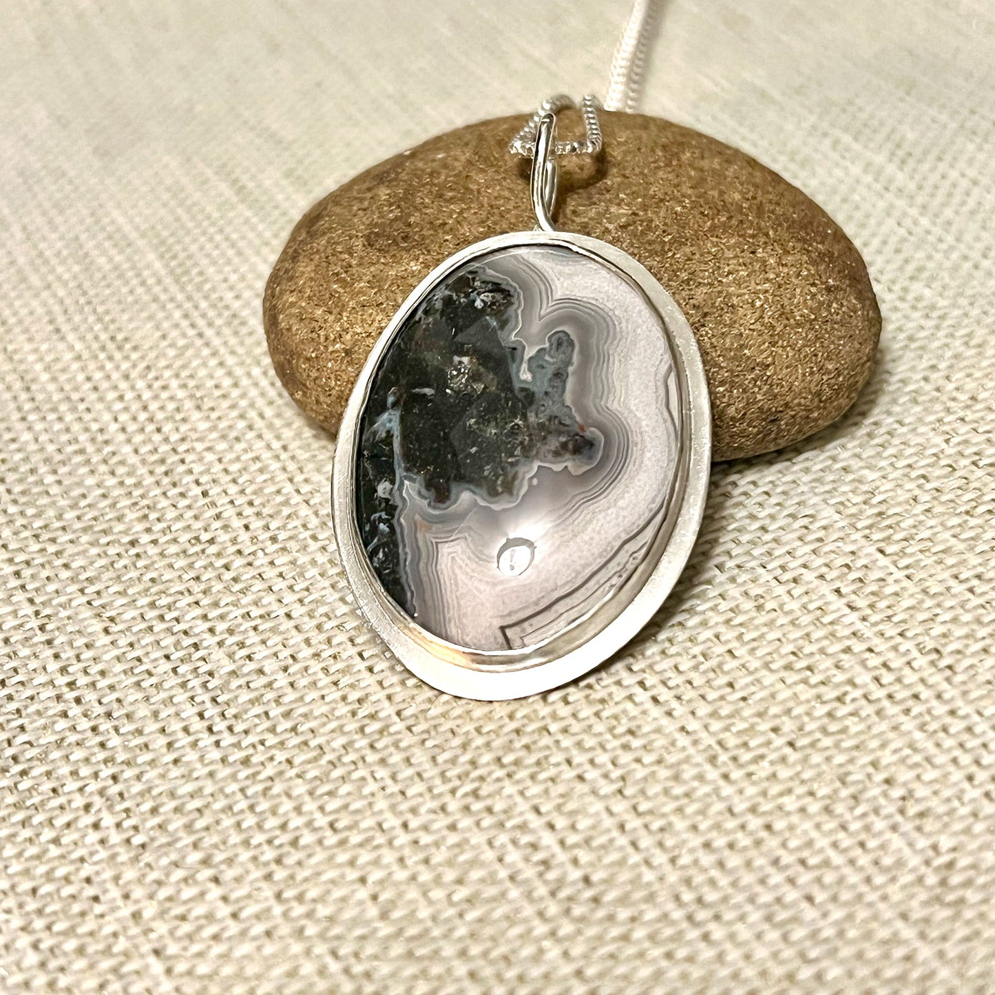 STERLING SILVER PARALLEL AGATE OVAL NECKLACE - PROTECTIVE EMBRACE TALISMAN