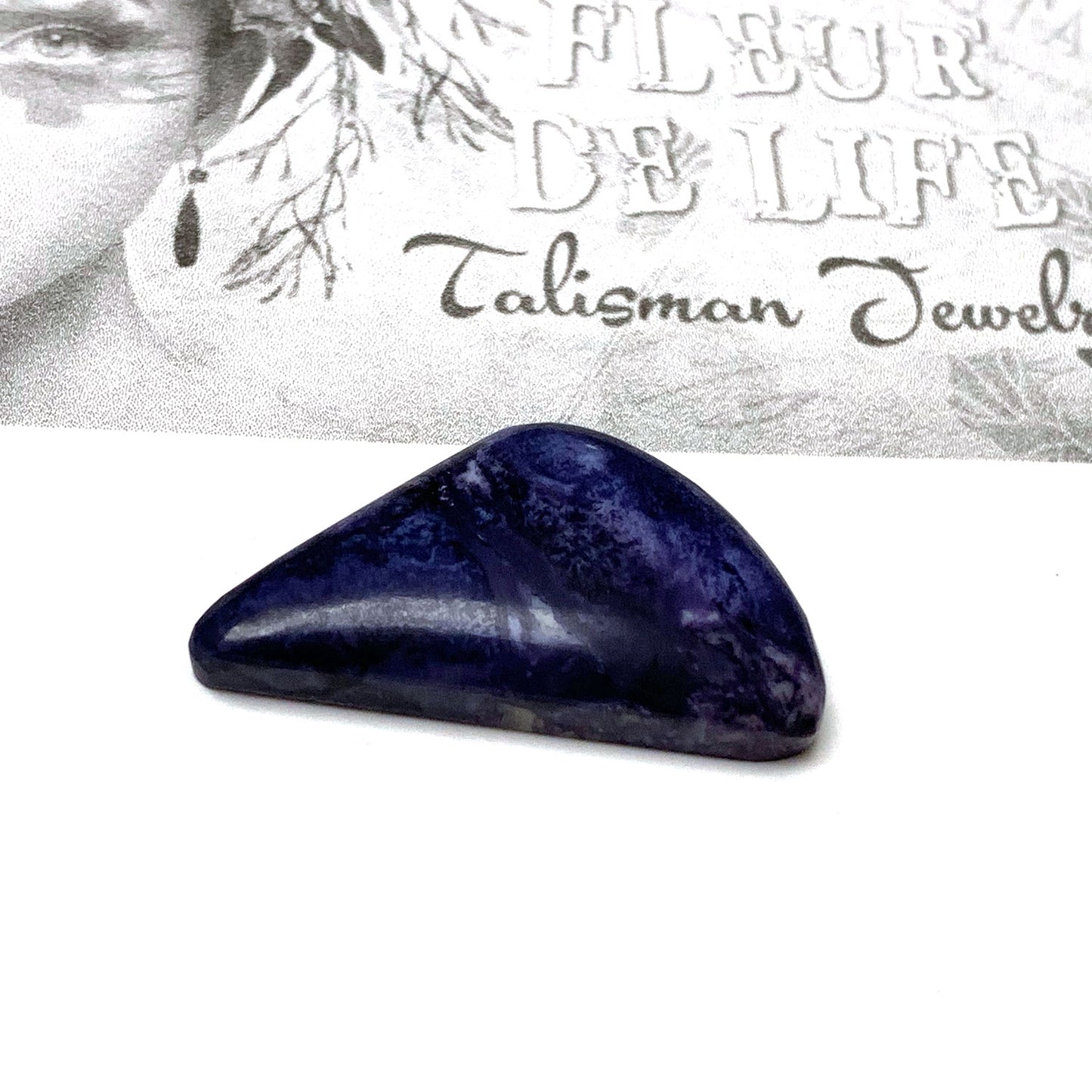 TIFFANY STONE CABOCHON. SOFT TRIANGLE. COBALT BLUE. 38MM x 29MM x 6MM.