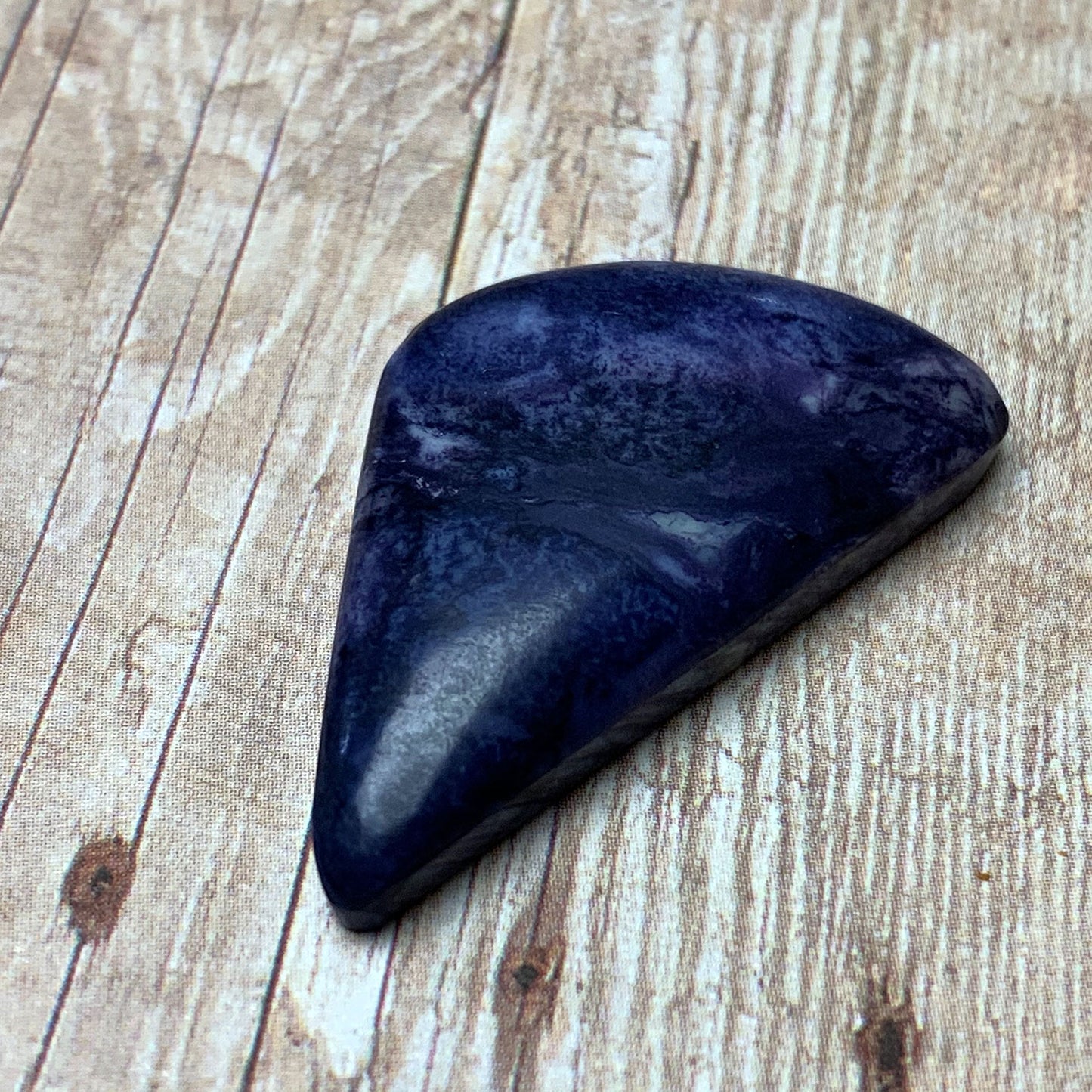 TIFFANY STONE CABOCHON. SOFT TRIANGLE. COBALT BLUE. 38MM x 29MM x 6MM.