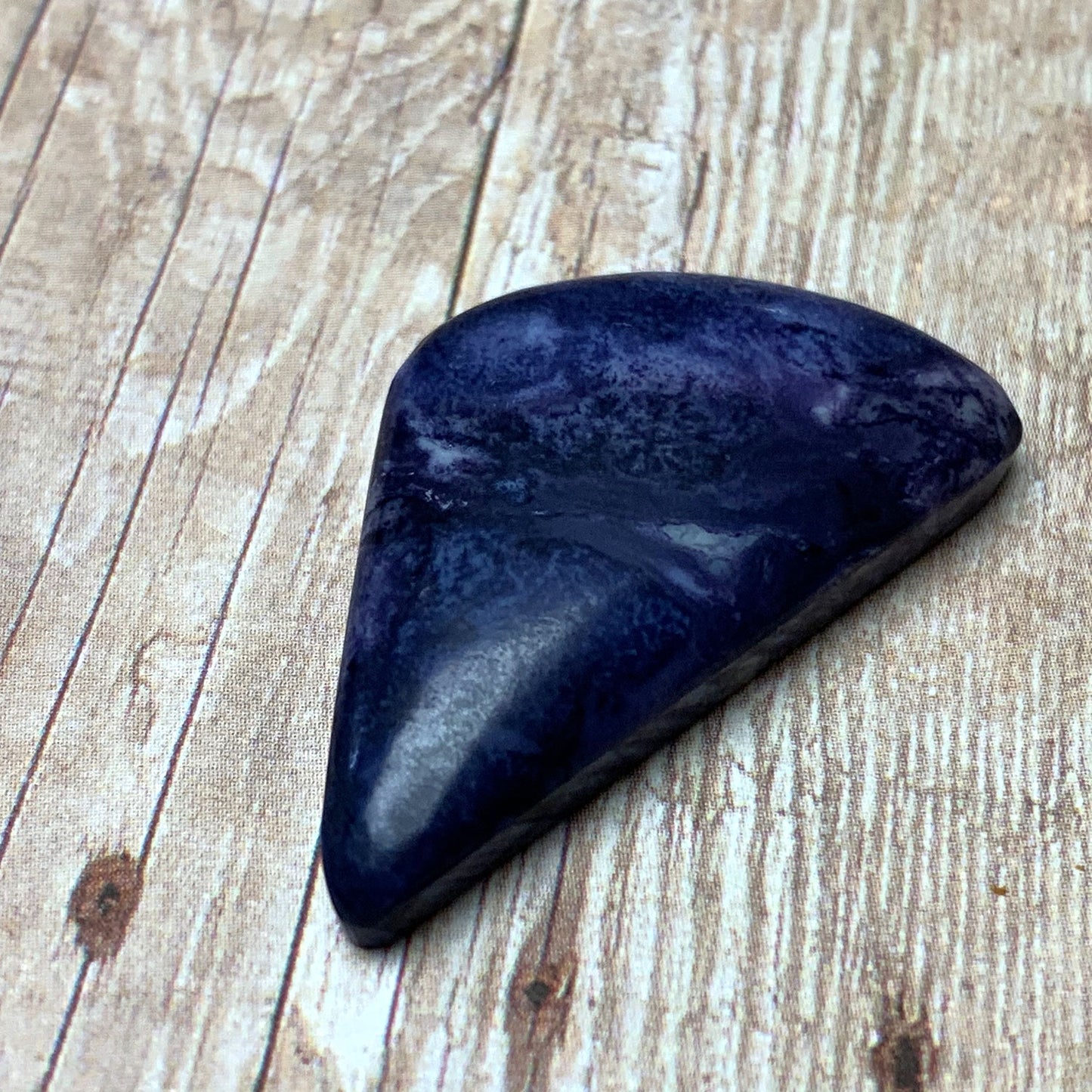 TIFFANY STONE CABOCHON. SOFT TRIANGLE. COBALT BLUE. 38MM x 29MM x 6MM.