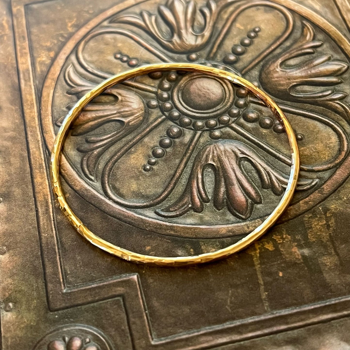 PATTERNED BRASS THIN BANGLE - CIRCLE OF LOVE TALISMAN