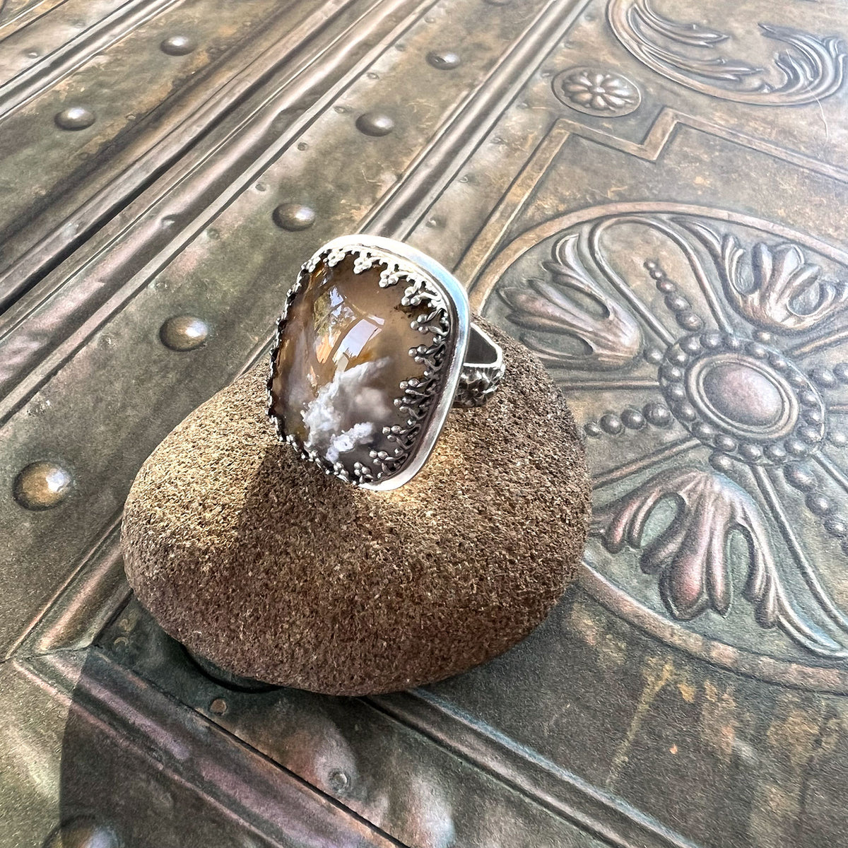 STERLING SILVER STINKING WATER PLUME AGATE RING - PROTECTIVE EMBRACE TALISMAN