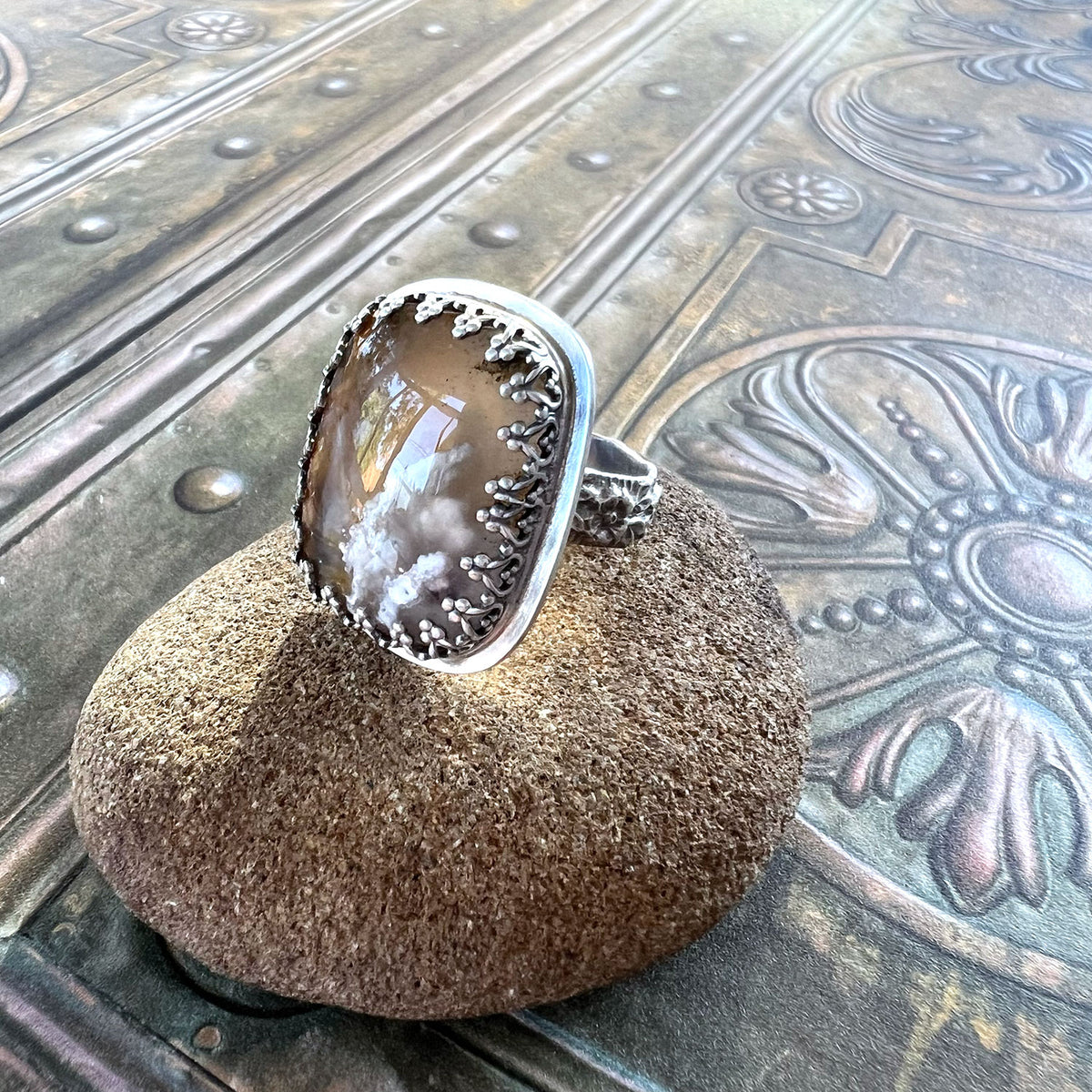 STERLING SILVER STINKING WATER PLUME AGATE RING - PROTECTIVE EMBRACE TALISMAN