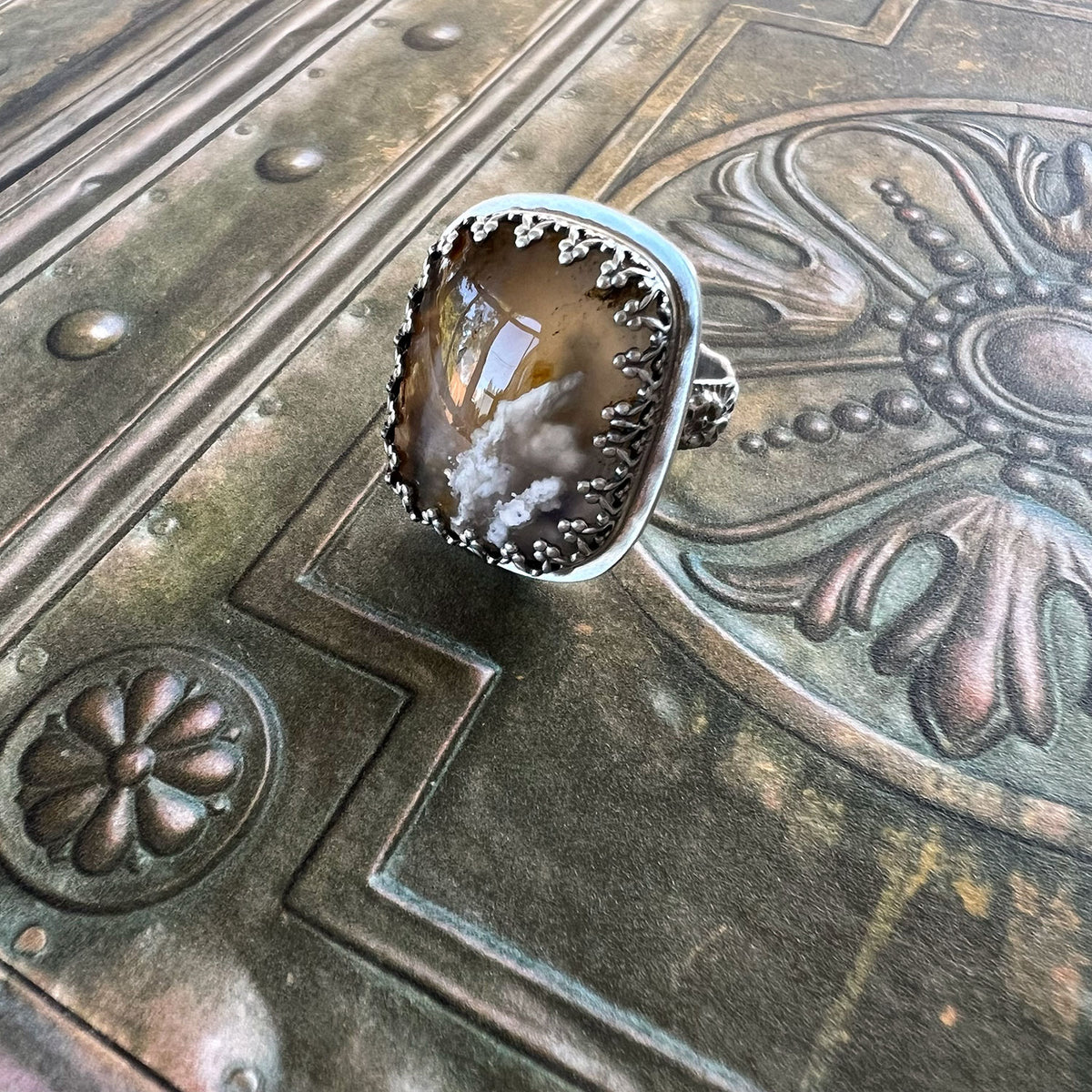 STERLING SILVER STINKING WATER PLUME AGATE RING - PROTECTIVE EMBRACE TALISMAN