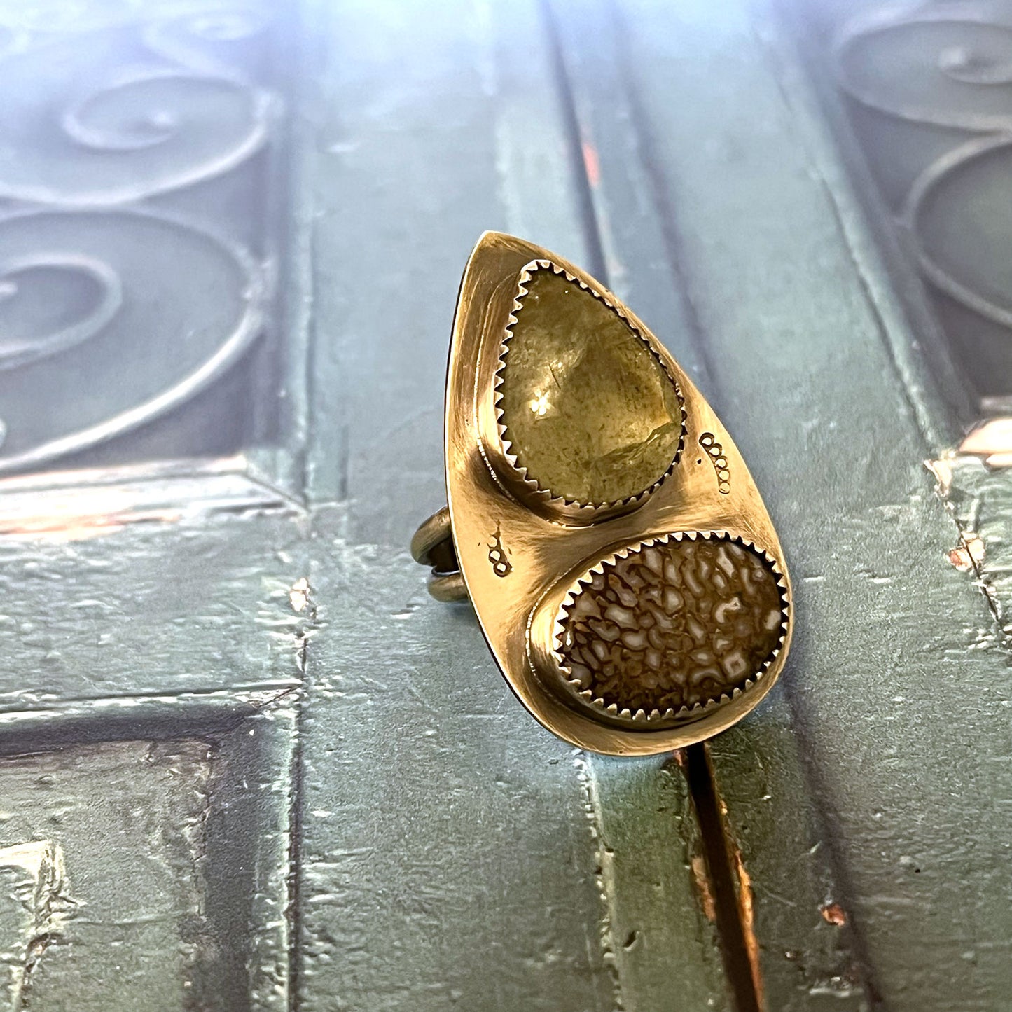 STERLING SILVER AQUAMARINE DINOBONE RING