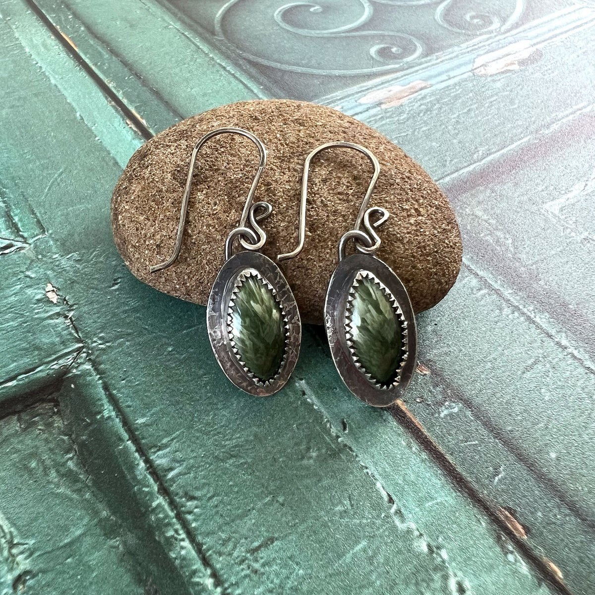 STERLING SILVER BRIDEWELL STONE EARRINGS - SYNCH ME TALISMAN
