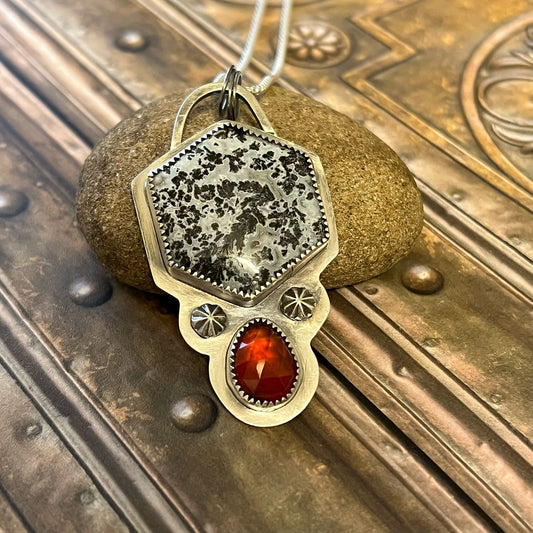 STERLING SILVER DENDRITIC AGATE GARNET NECKLACE - PROTECTIVE EMBRACE TALISMAN