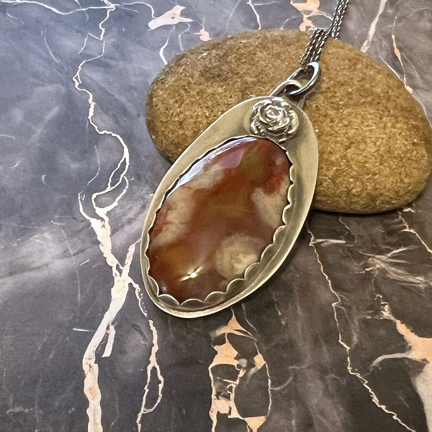 STERLING SILVER KENTUCKY AGATE NECKLACE - PROTECTIVE EMBRACE TALISMAN