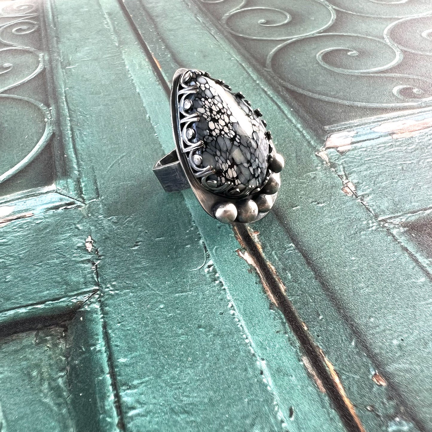 STERLING SILVER LUNA OSCURA RING - BALANCE TALISMAN
