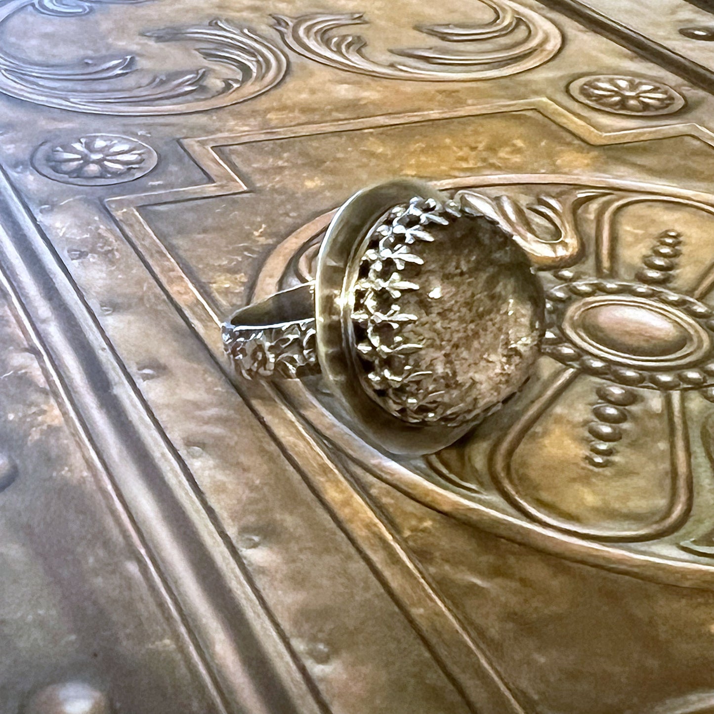 STERLING SILVER PHANTOM LODOLITE BEZEL RING - LIFE MAGNIFIED TALISMAN