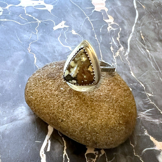 STERLING SILVER WILD HORSE MAGNESITE RING - CREATIVE BOOST TALISMAN