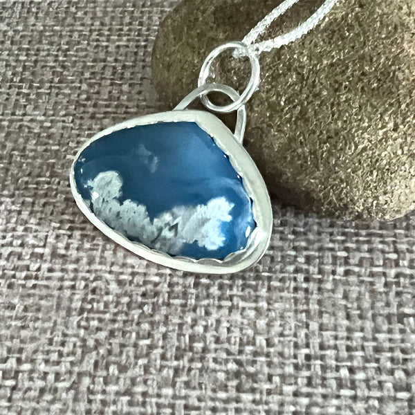 STERLING SILVER PLUME AGATE NECKLACE - PROTECTIVE EMBRACE TALISMAN