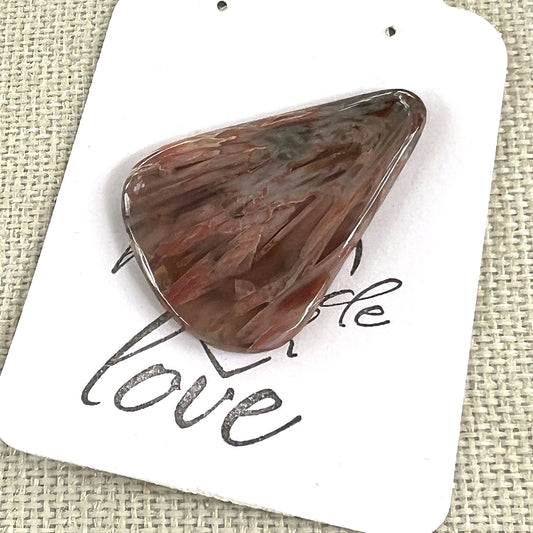 TURKISH STICK AGATE CABOCHON. ROUNDED TRIANGLE. ROSE. TAN. 43MM x 30MM x 3MM.