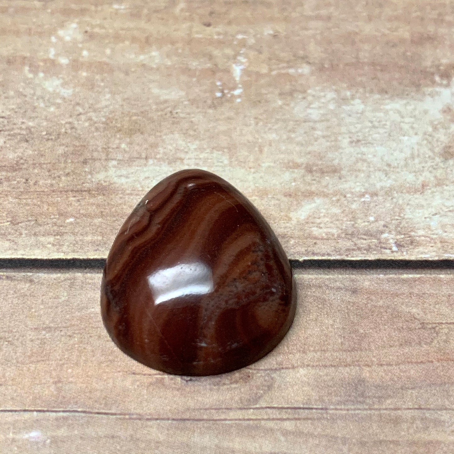 DOLOMITE TEARDROP CABOCHON. BROWN. TAN. 22MM X 19MM x 6MM.