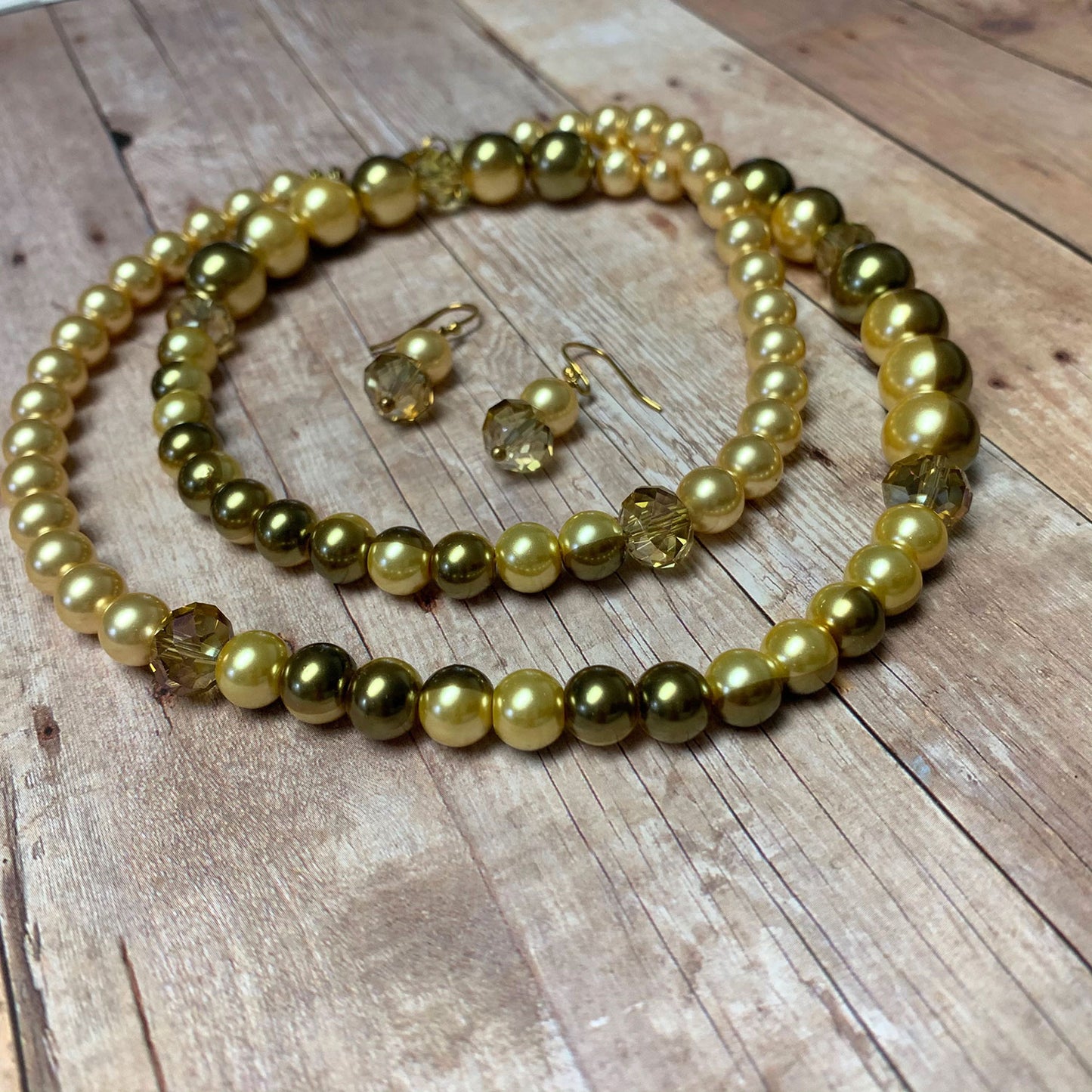GLASS PEARL NECKLACE EARRINGS. OLIVE. BUTTER YELLOW.