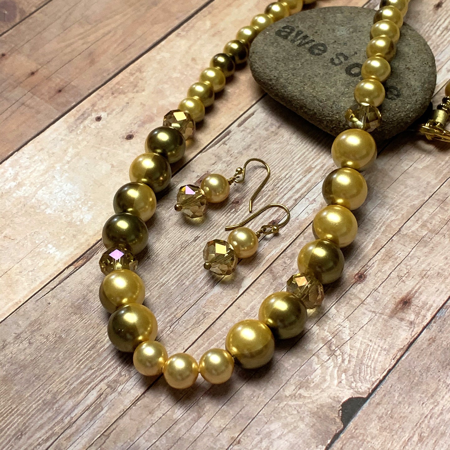 GLASS PEARL NECKLACE EARRINGS. OLIVE. BUTTER YELLOW.