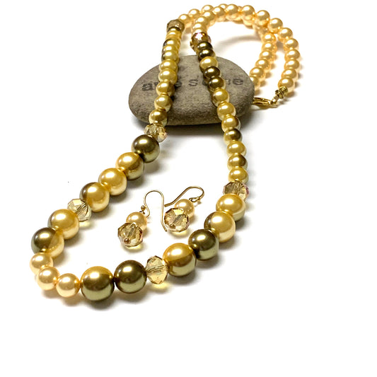 GLASS PEARL NECKLACE EARRINGS. OLIVE. BUTTER YELLOW.