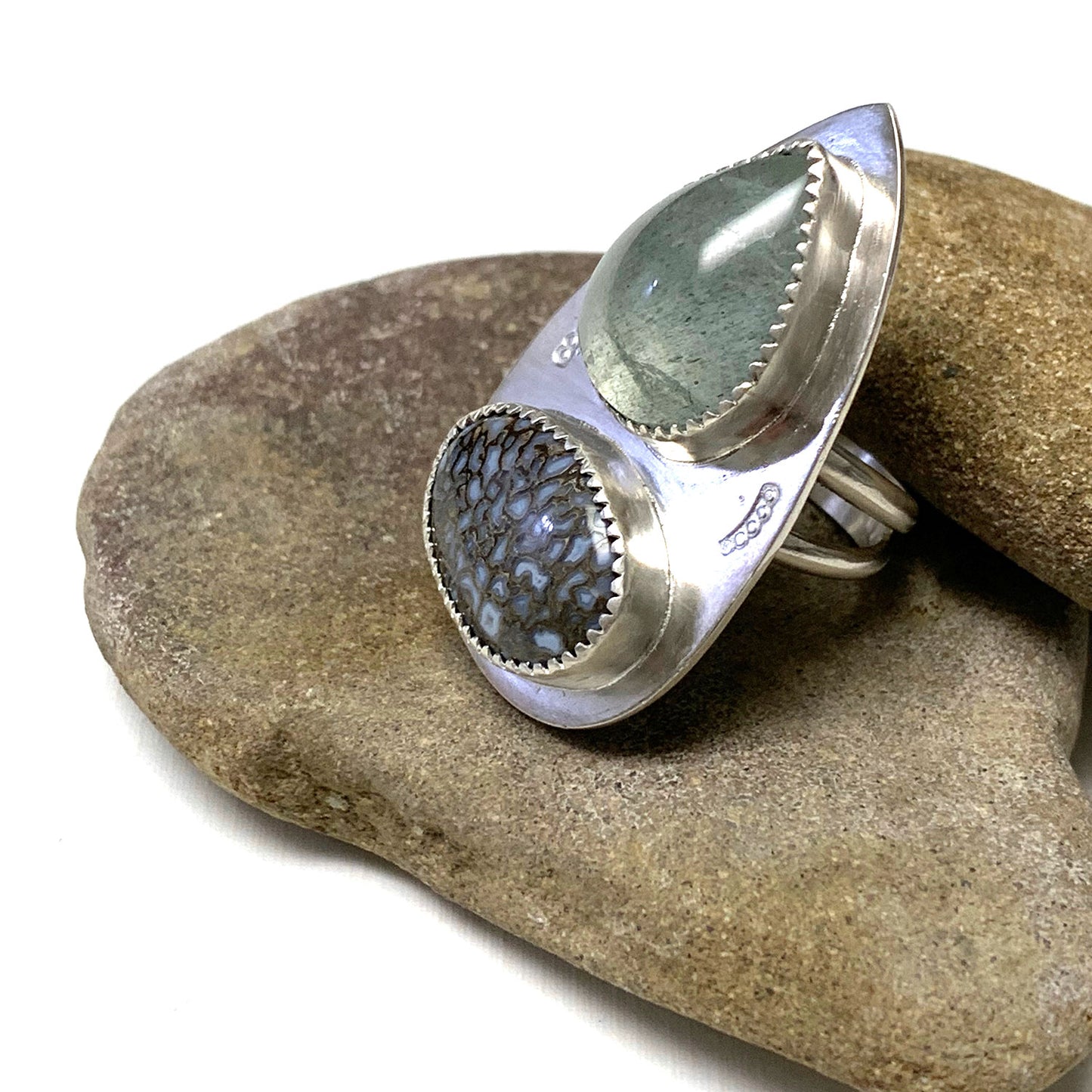 STERLING SILVER AQUAMARINE DINOBONE RING