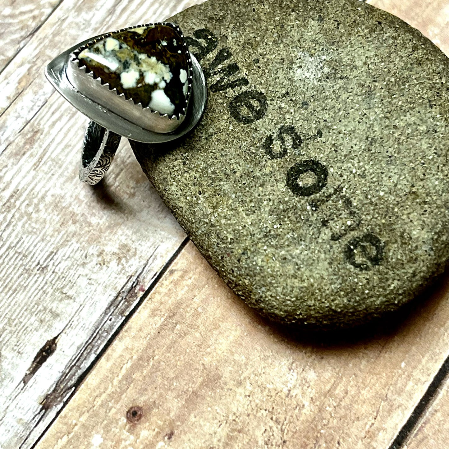 STERLING SILVER WILD HORSE MAGNESITE RING - CREATIVE BOOST TALISMAN