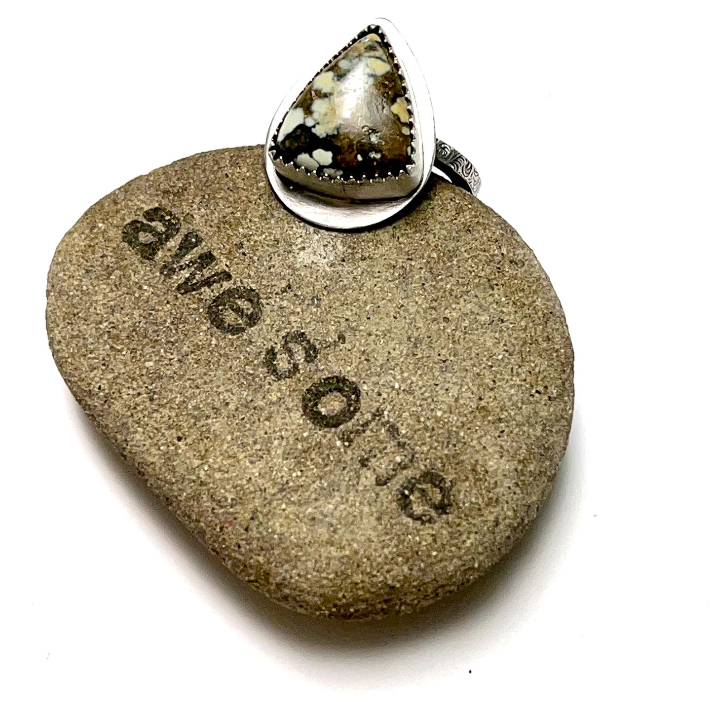 STERLING SILVER WILD HORSE MAGNESITE RING - CREATIVE BOOST TALISMAN