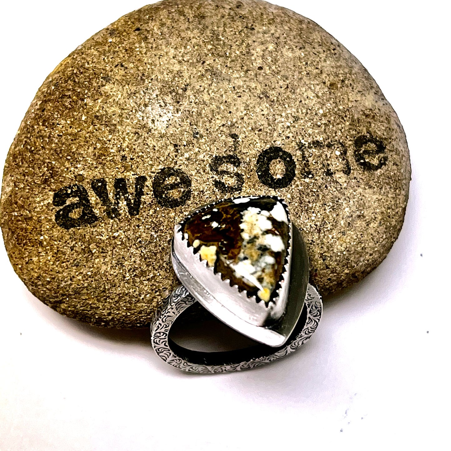 STERLING SILVER WILD HORSE MAGNESITE RING - CREATIVE BOOST TALISMAN