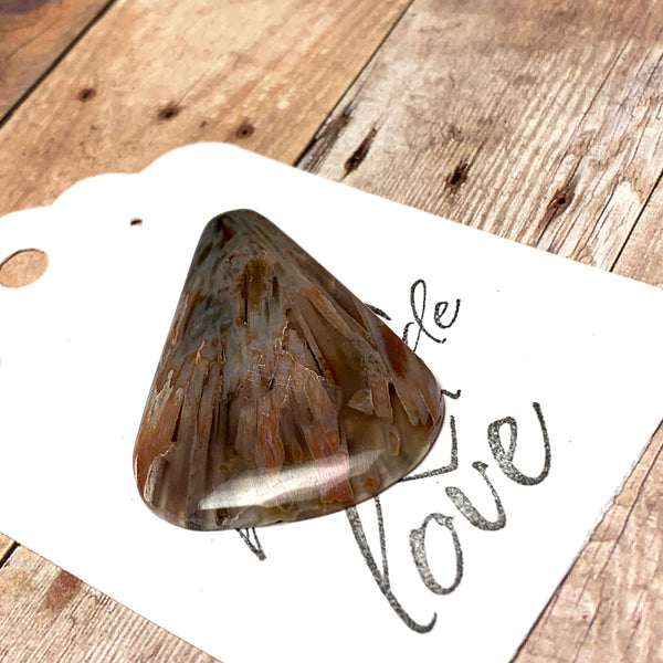 TURKISH STICK AGATE CABOCHON. ROUNDED TRIANGLE. ROSE. TAN. 43MM x 30MM x 3MM.
